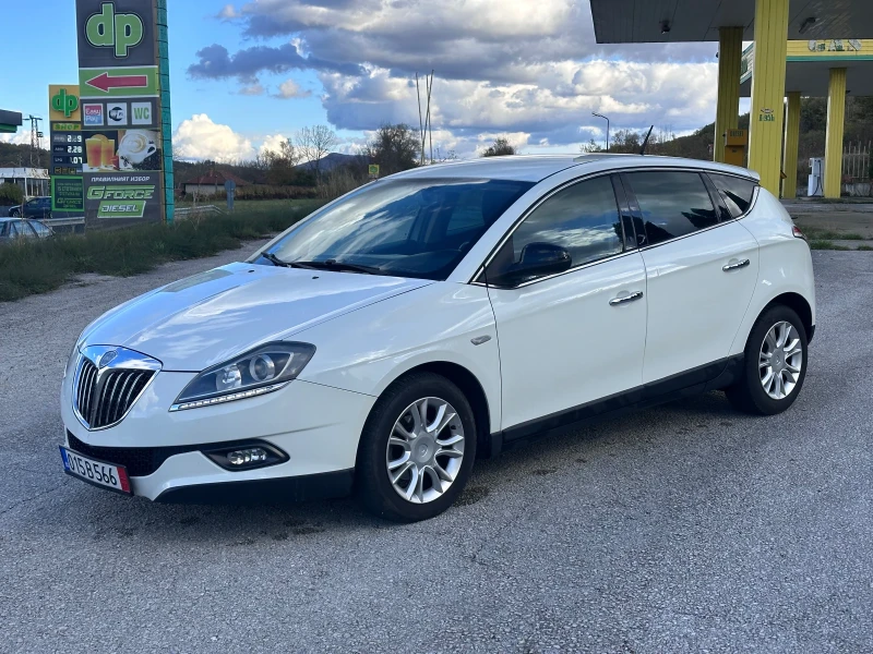 Lancia Delta 1.6 M-jet 120 кс 2011г Нави Кожа АВТОМАТ !!, снимка 3 - Автомобили и джипове - 52212673