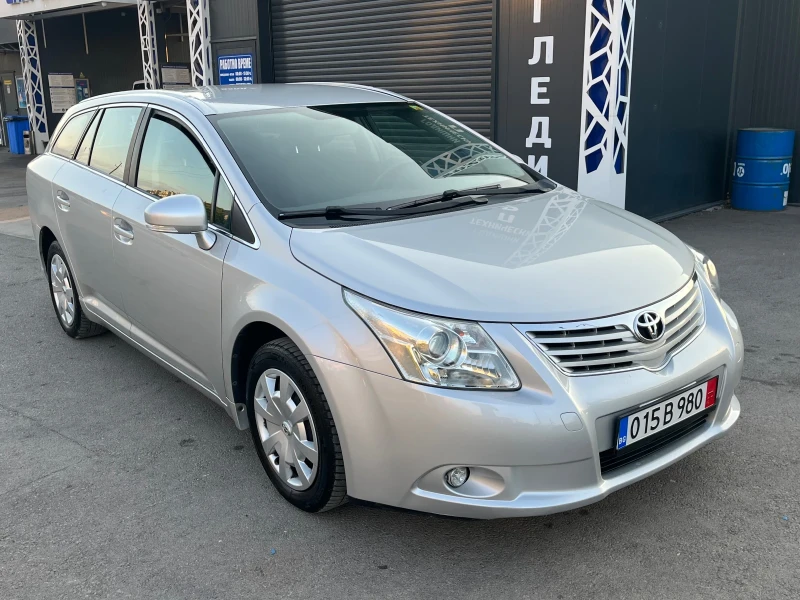 Toyota Avensis 1.8i SWISS, снимка 3 - Автомобили и джипове - 52344934