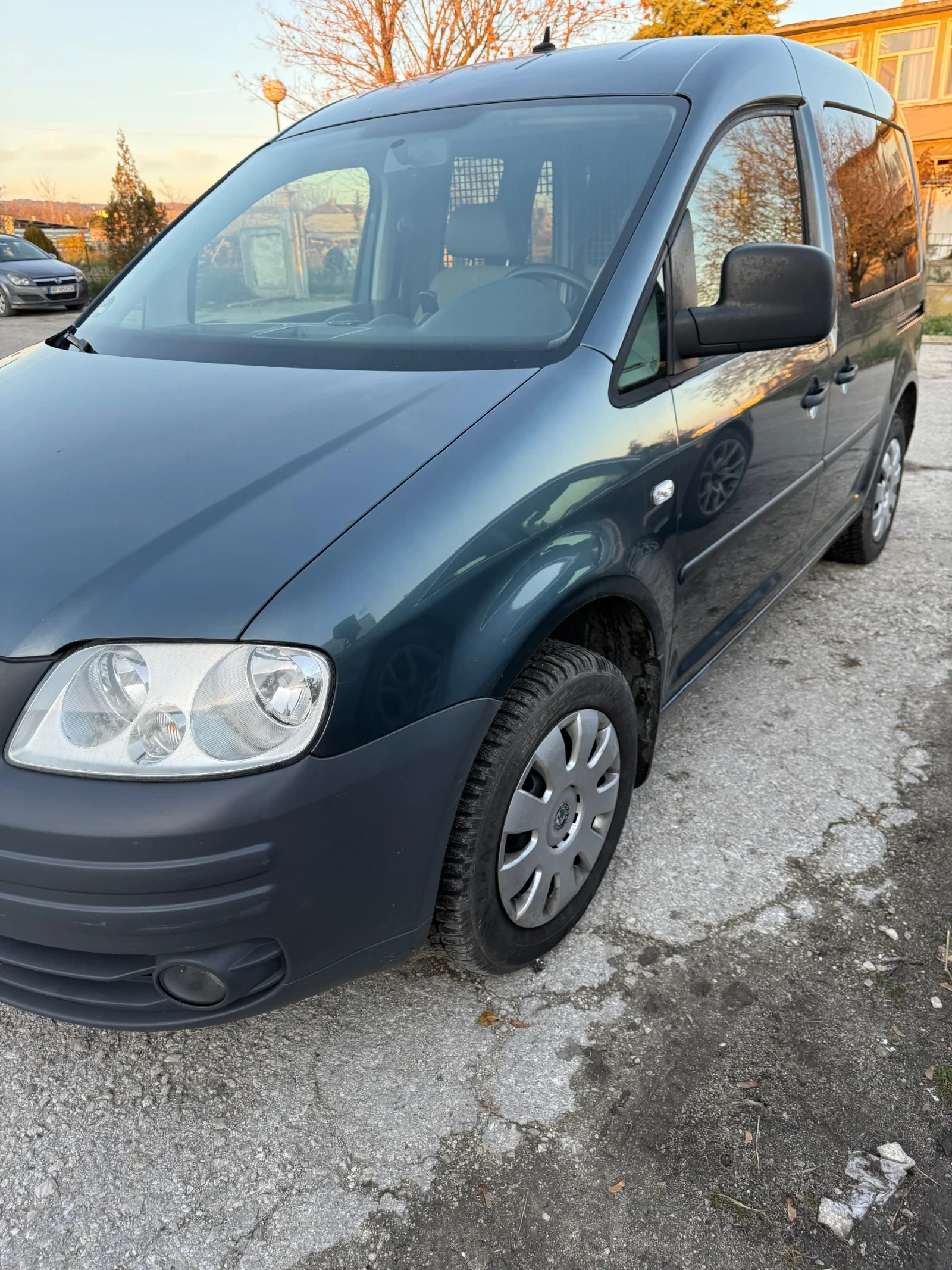 VW Caddy 1.9tdi 105кс теглич - изображение 9