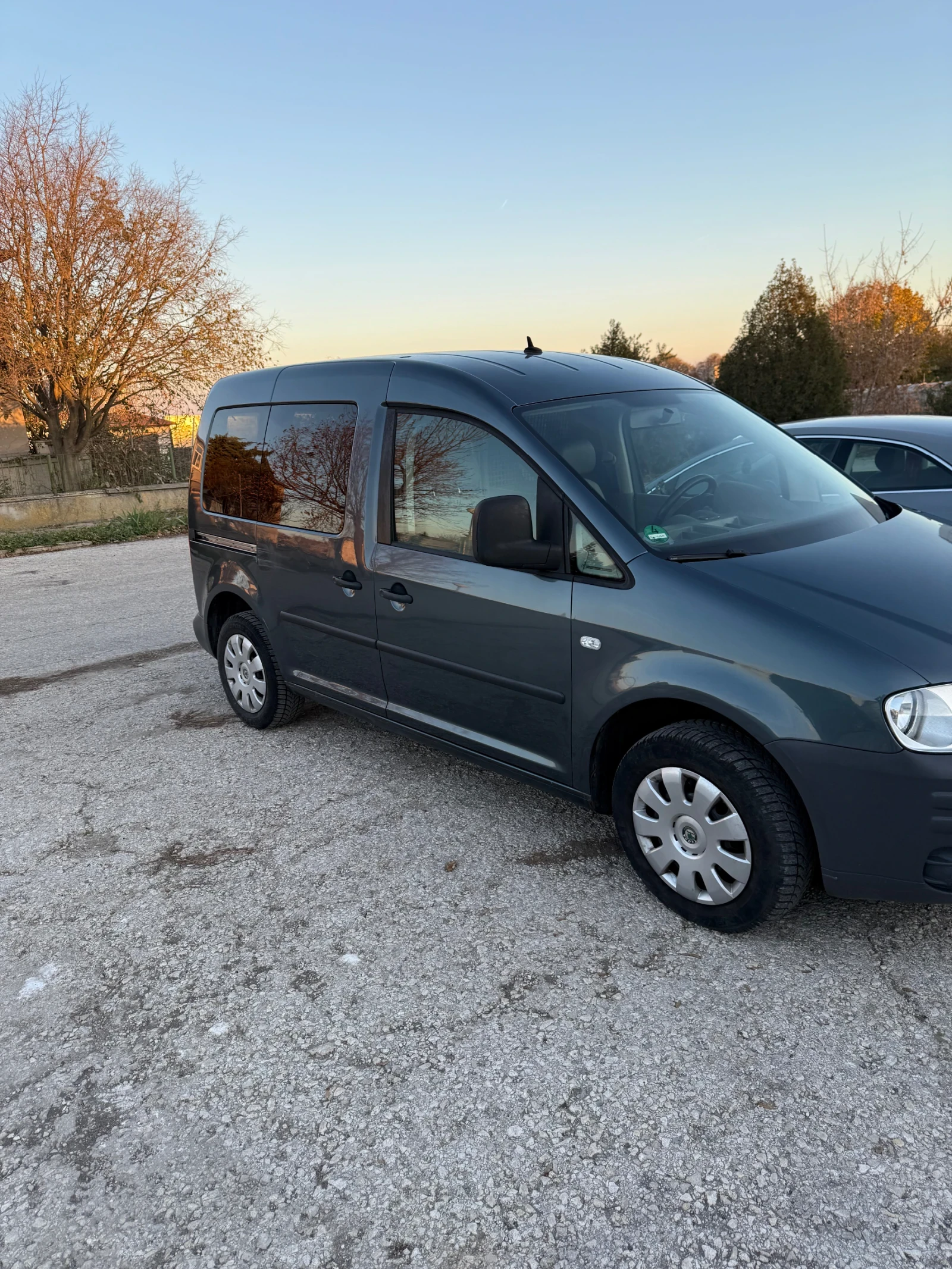 VW Caddy 1.9tdi 105кс теглич - изображение 2