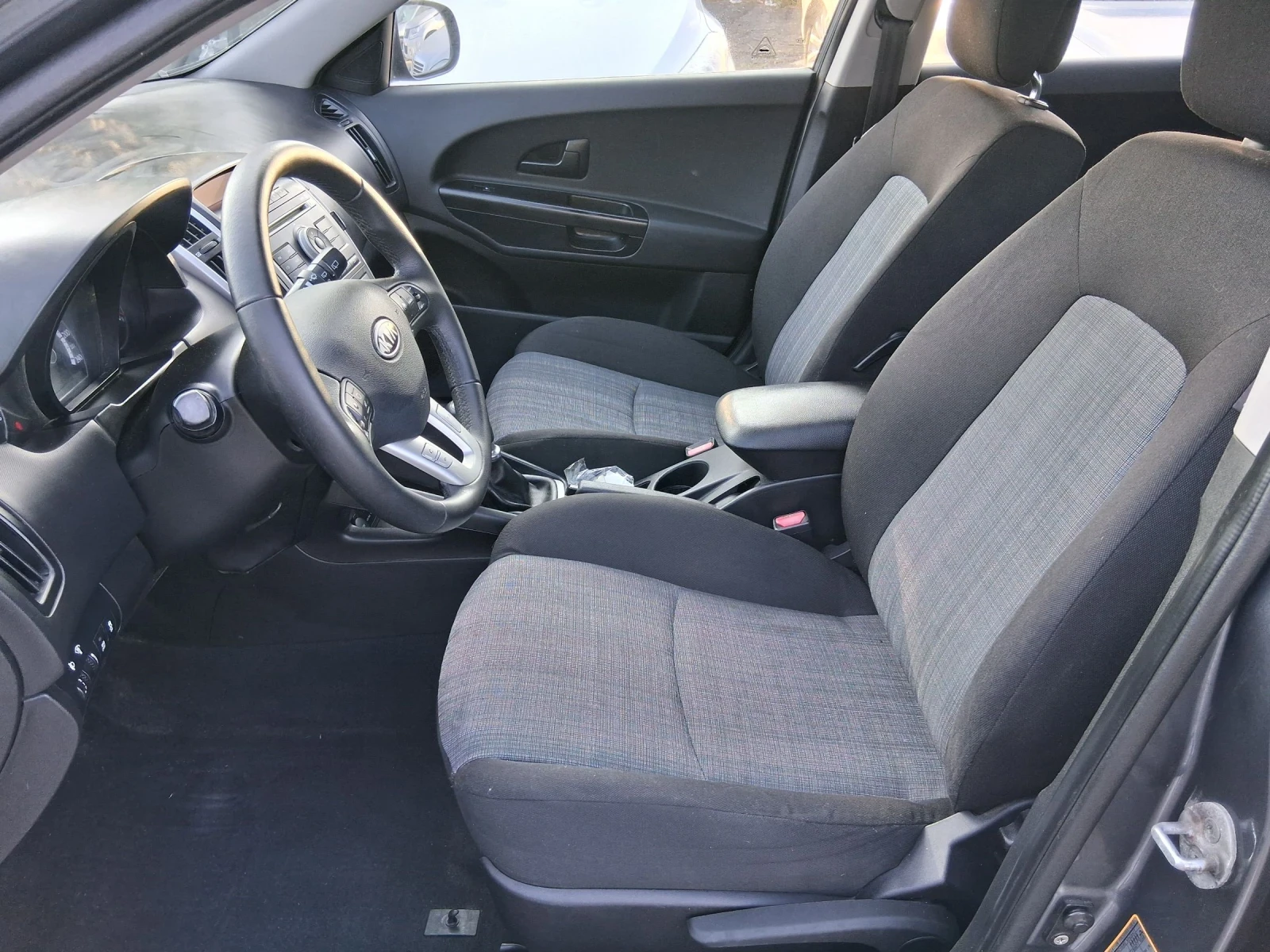Kia Ceed 1.6 като нова  - изображение 9