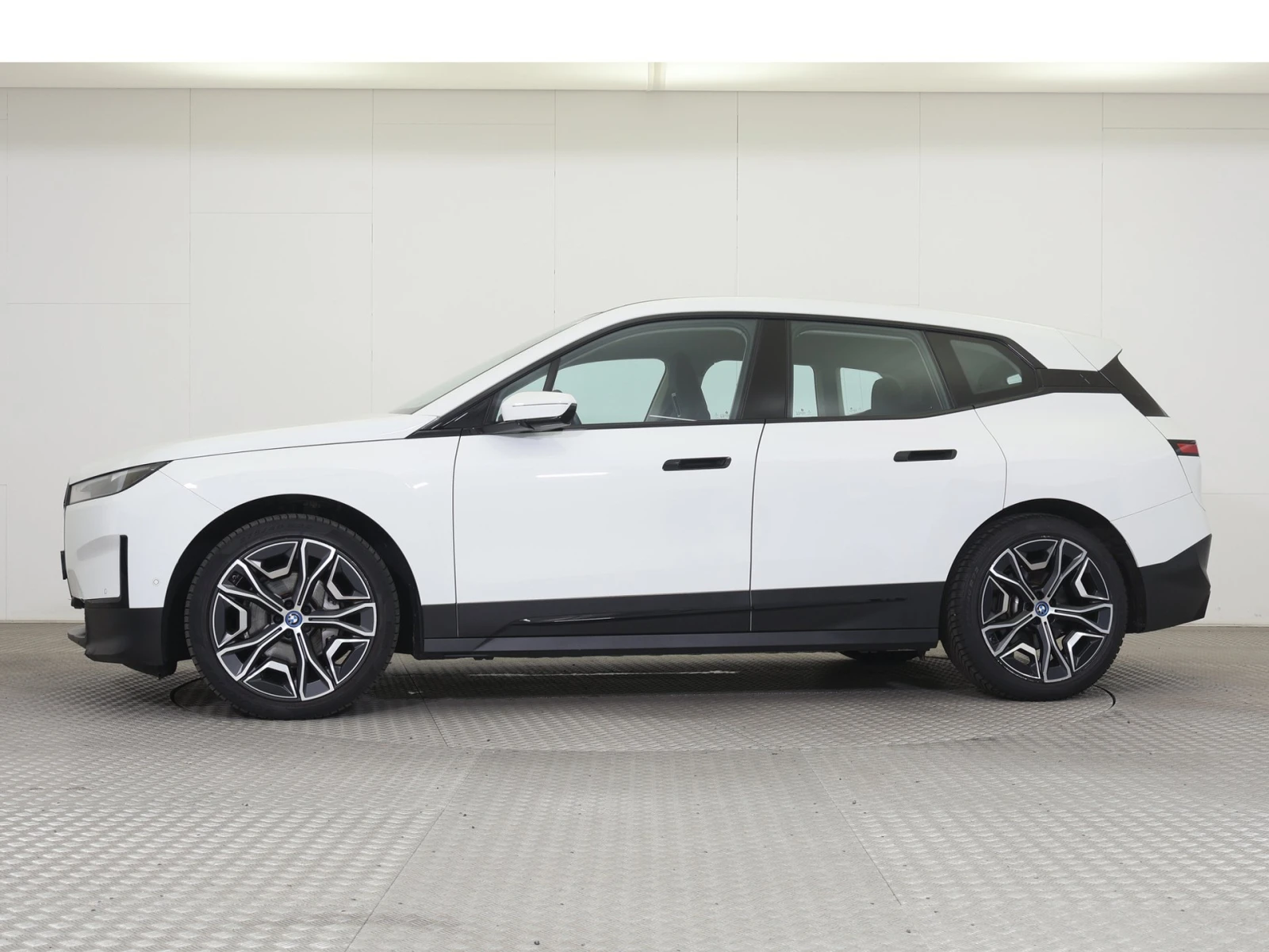 BMW iX BMW iX 40 - xDrive - изображение 4