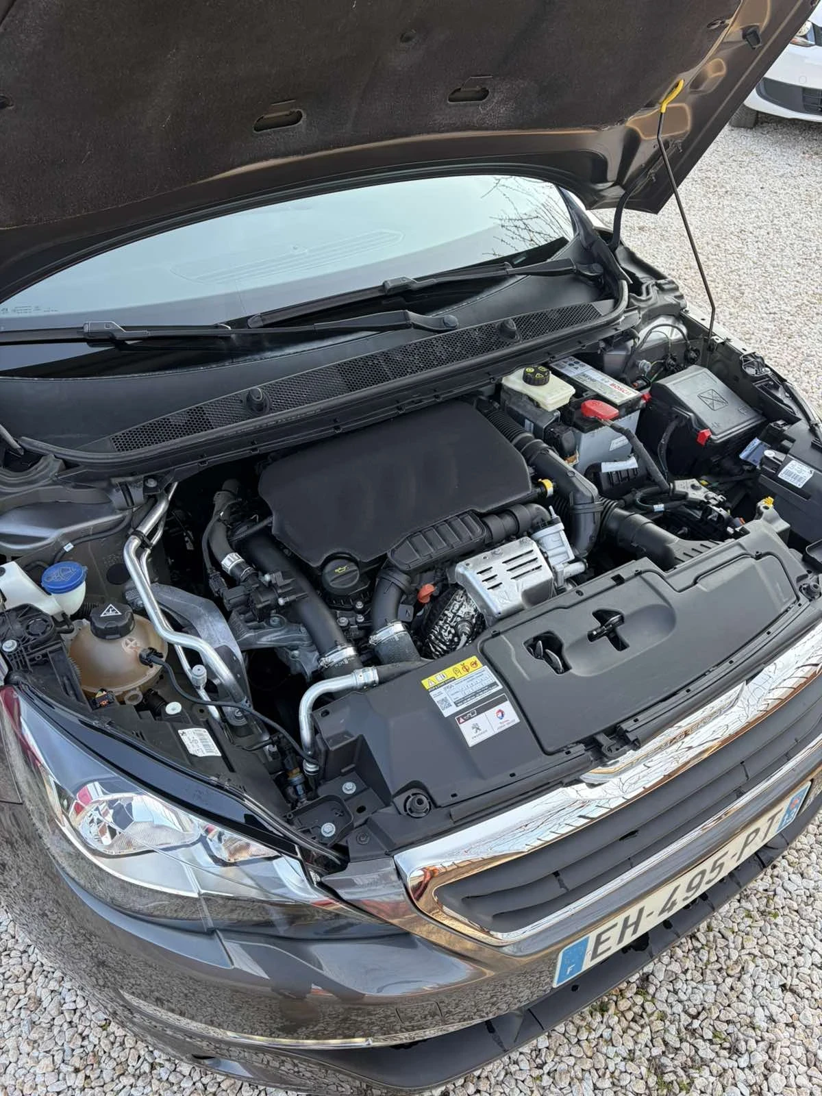 Peugeot 308 1.2/110к/EURO6/ПЕРФЕКТНО СЪСТОЯНИЕ!, снимка 15 - Автомобили и джипове - 53517310