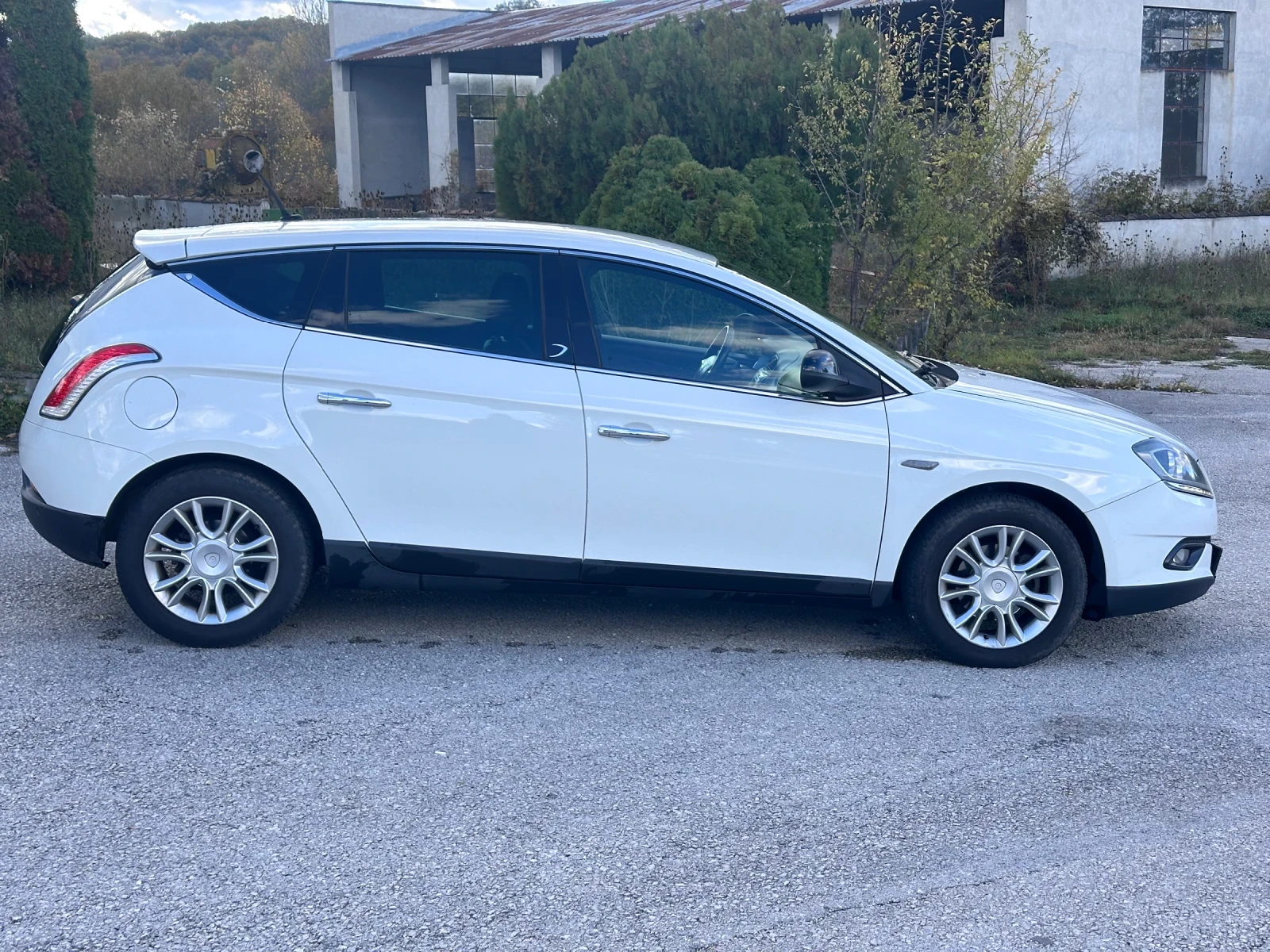 Lancia Delta 1.6 M-jet 120 кс 2011г Нави Кожа АВТОМАТ !! - изображение 8