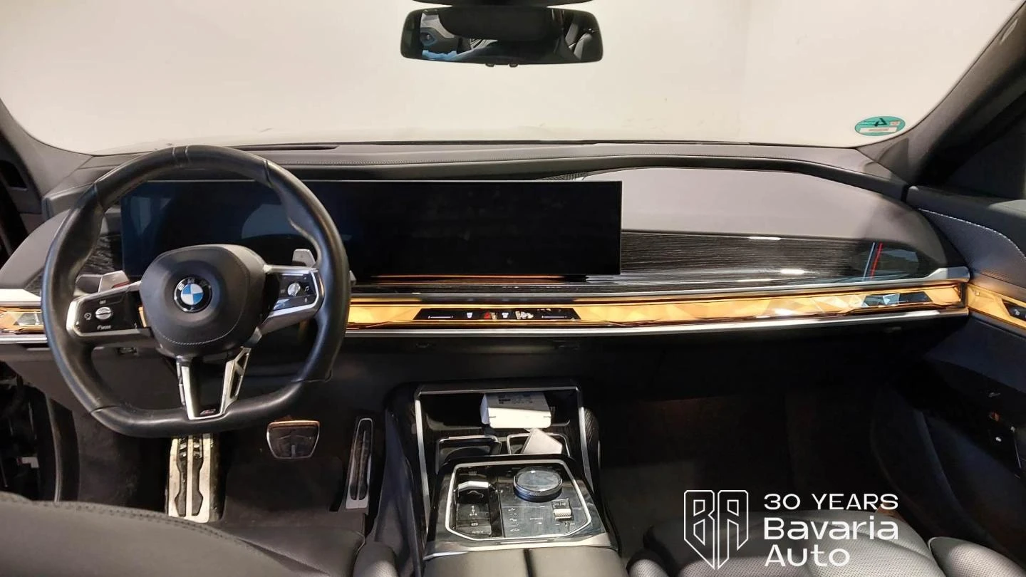 BMW 740 d xDrive M Sport Paket Sportautomatic - изображение 6