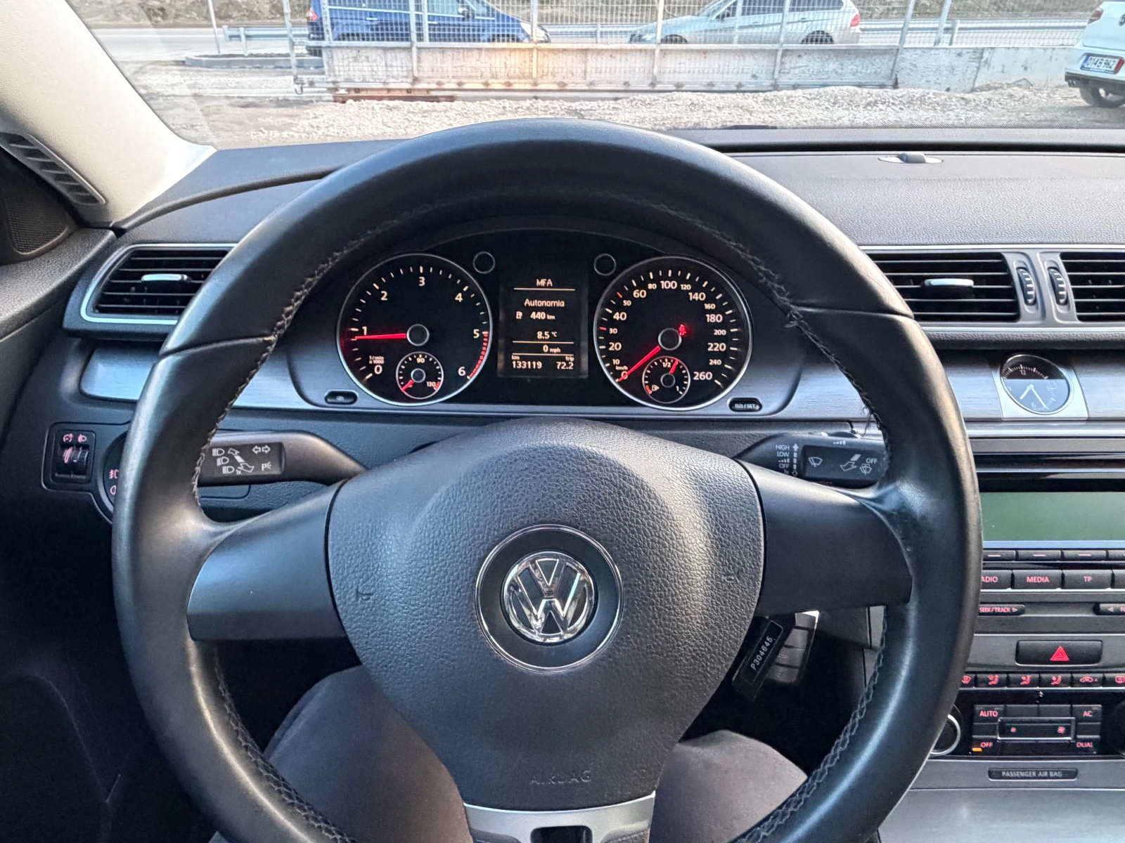 VW Passat 2.0TDI* SEDAN* 133000KM* KLIMA, снимка 13 - Автомобили и джипове - 53717874