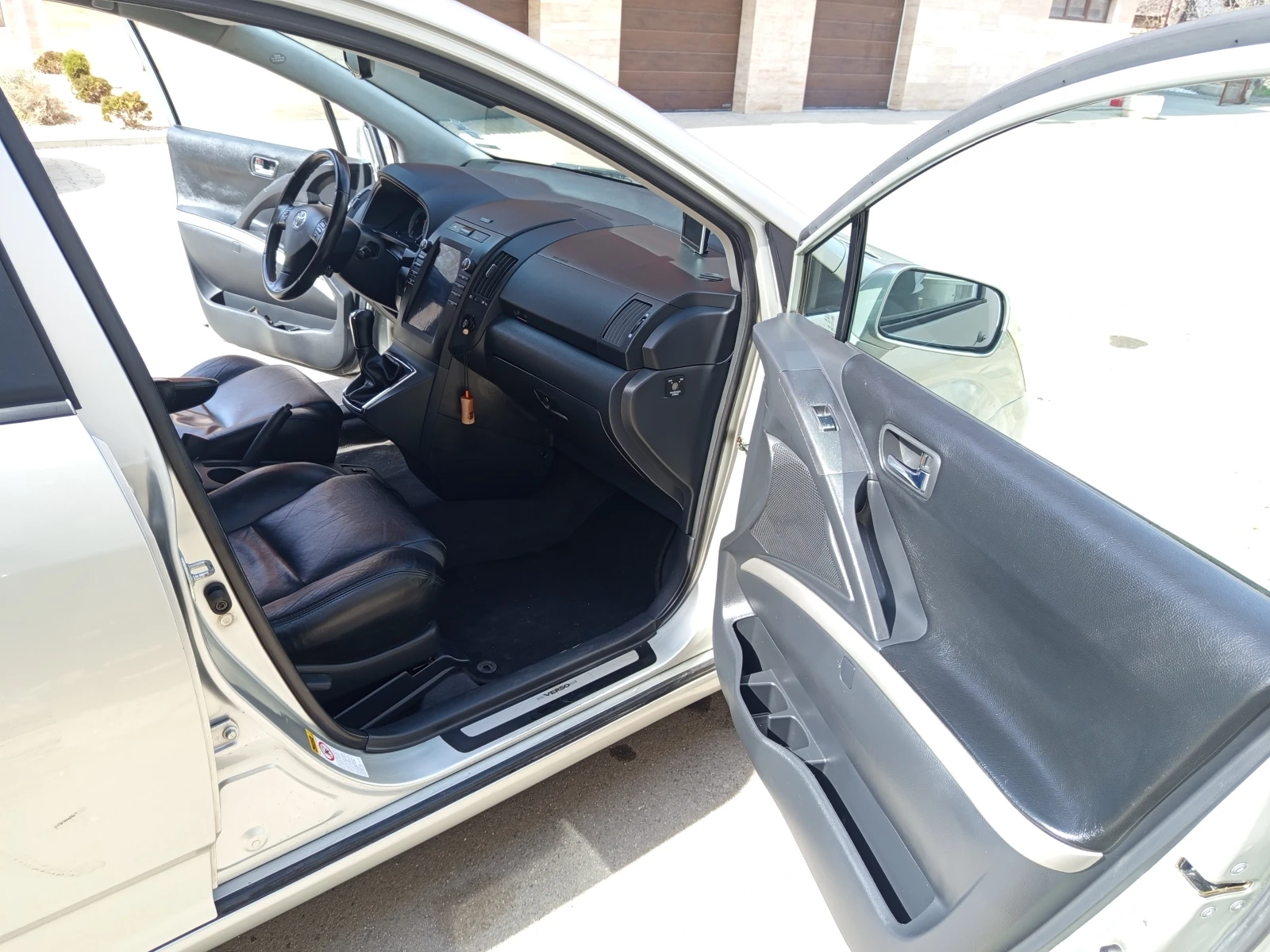 Toyota Corolla verso, снимка 5 - Автомобили и джипове - 53812659