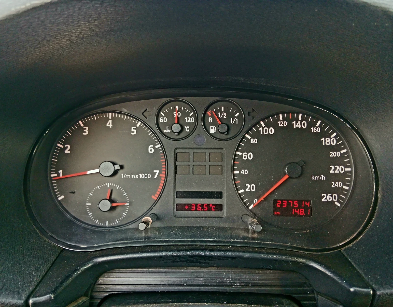 Audi A3 1.8Т , снимка 10 - Автомобили и джипове - 54683195