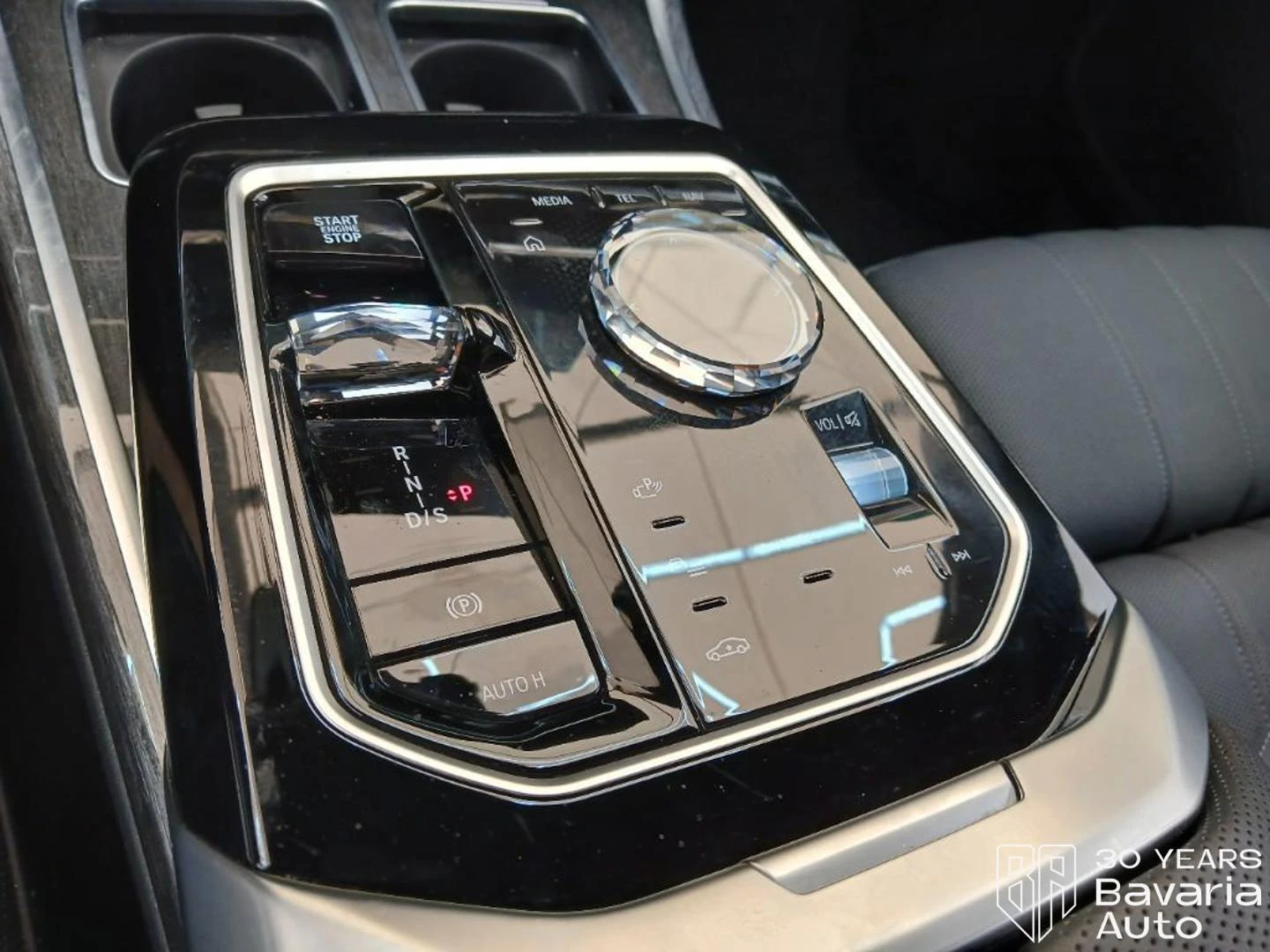 BMW 740 d xDrive M Sport Paket, снимка 14 - Автомобили и джипове - 54814697
