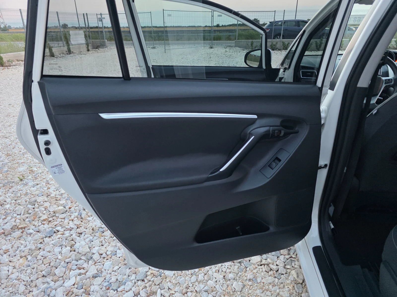 Toyota Verso 2.0 d4d Facelift Navi Панорама , снимка 9 - Автомобили и джипове - 55414946