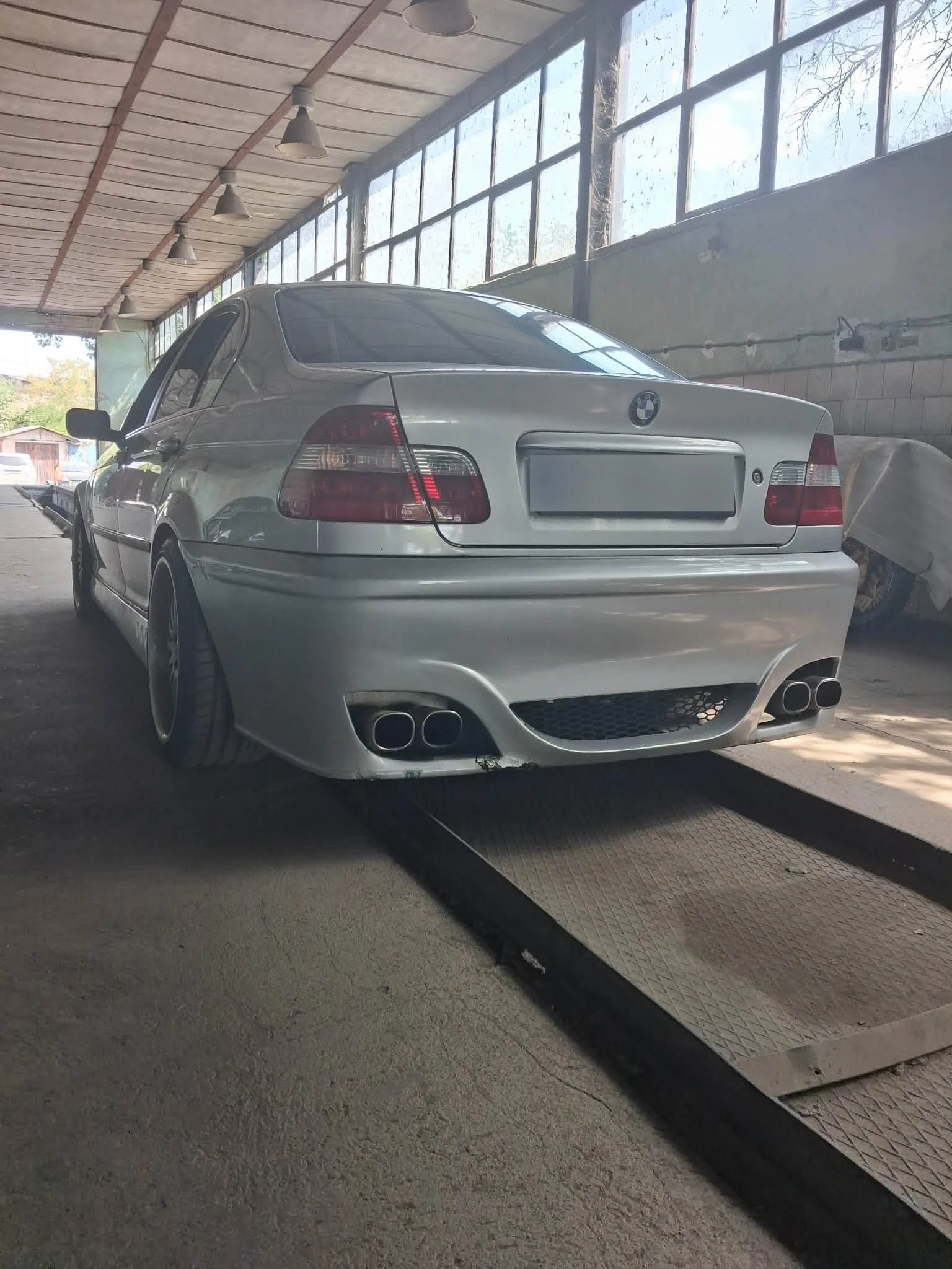 BMW 320 I, снимка 10 - Автомобили и джипове - 55743650
