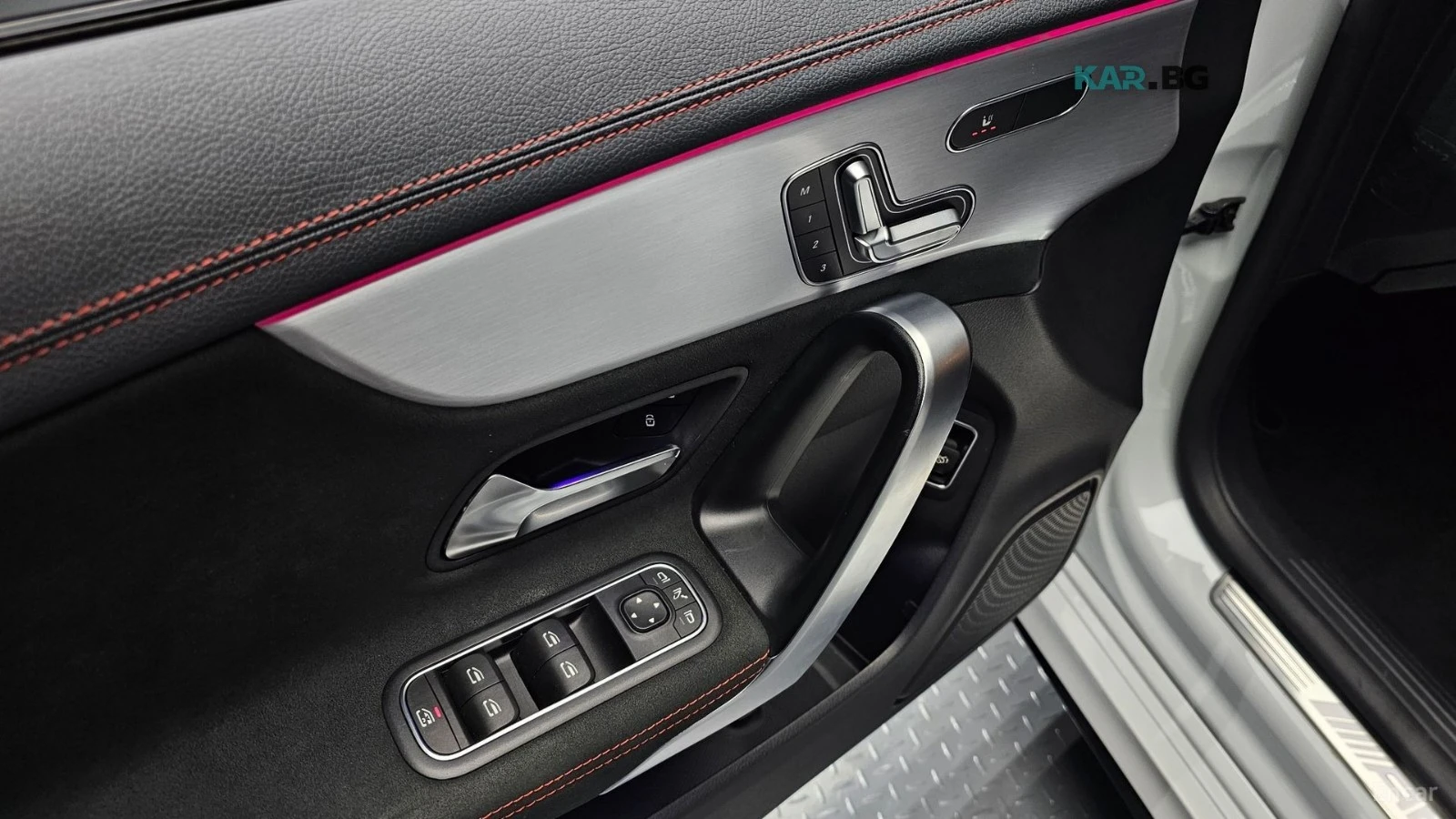 Mercedes-Benz CLA 45 AMG S* 4MATIC* КАМЕРА* ХЕДЪП* ПОДГРЕВ* SUNROOF* , снимка 13 - Автомобили и джипове - 55832943