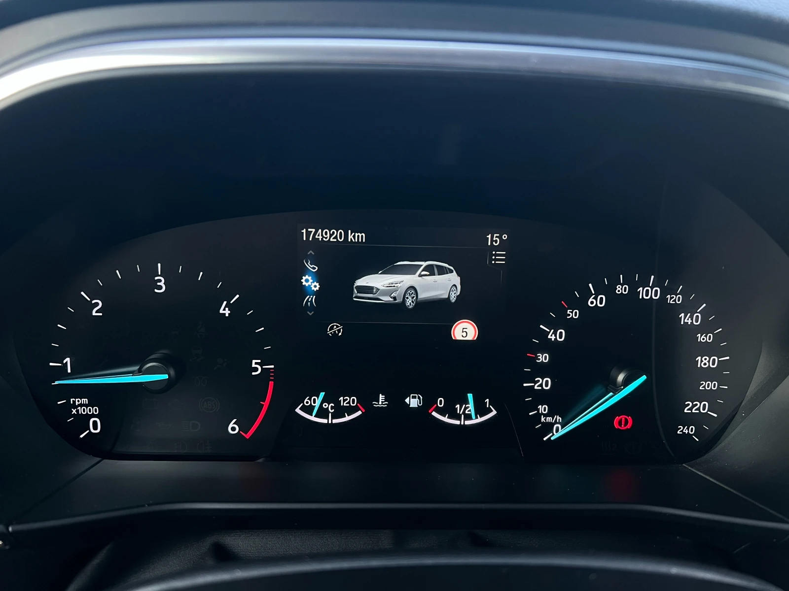 Ford Focus 1.5Tdci, снимка 15 - Автомобили и джипове - 56377349