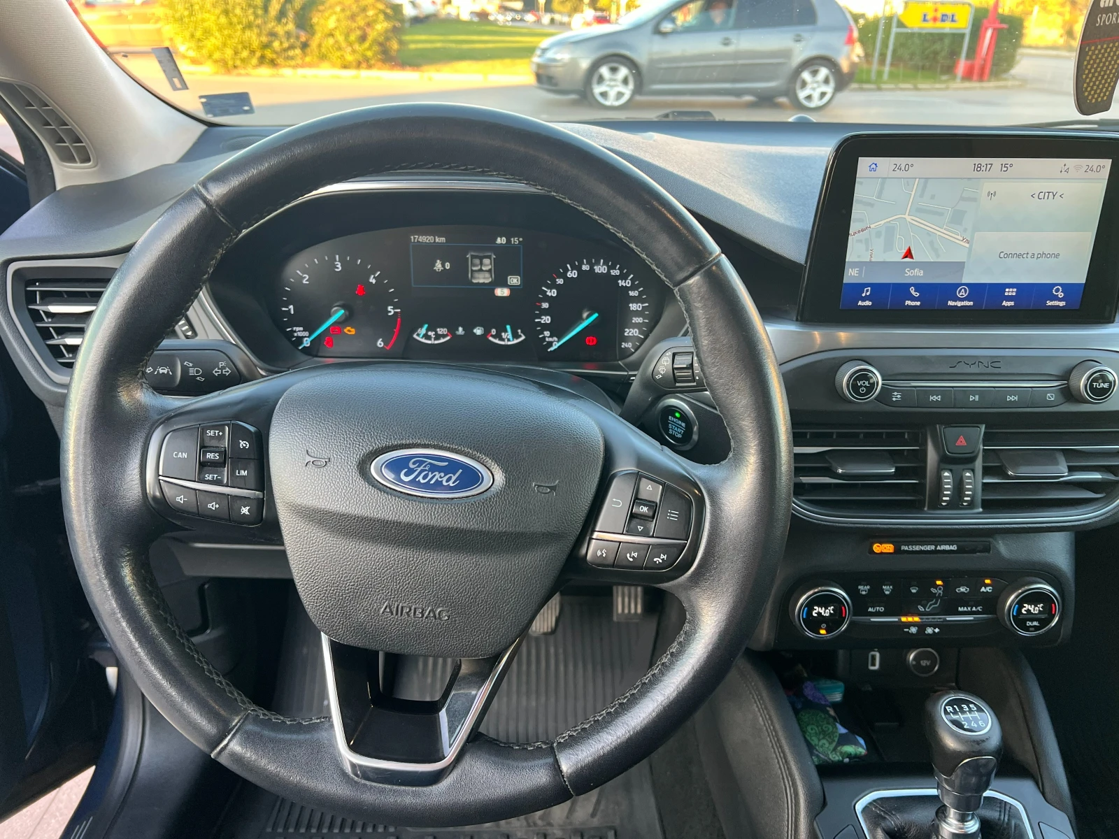 Ford Focus 1.5Tdci, снимка 11 - Автомобили и джипове - 56377349