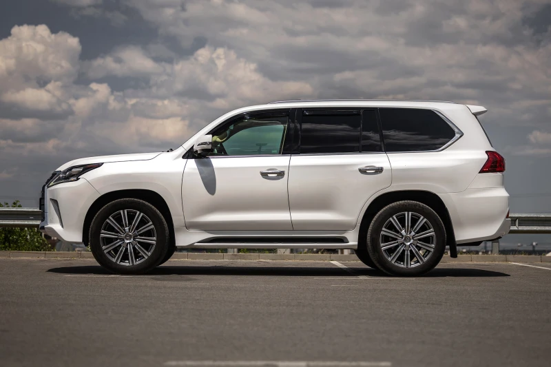 Lexus LX 570, снимка 2 - Автомобили и джипове - 52589680
