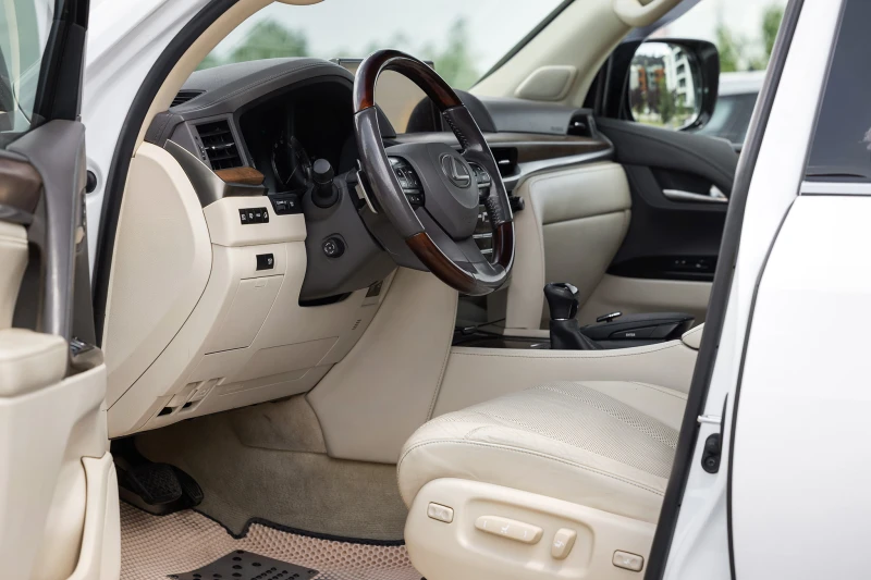 Lexus LX 570, снимка 7 - Автомобили и джипове - 52589680