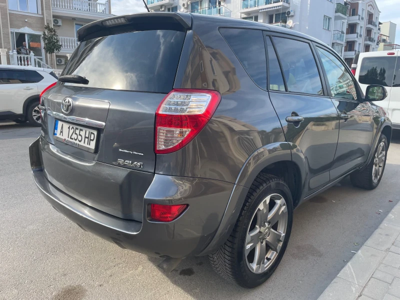 Toyota Rav4 2.2 D-CAT, снимка 4 - Автомобили и джипове - 51684631