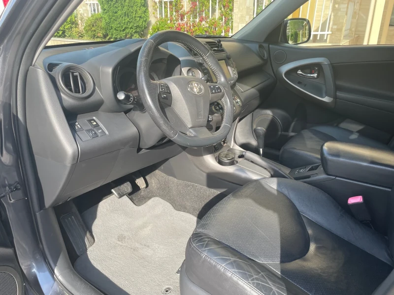 Toyota Rav4 2.2 D-CAT, снимка 8 - Автомобили и джипове - 51684631