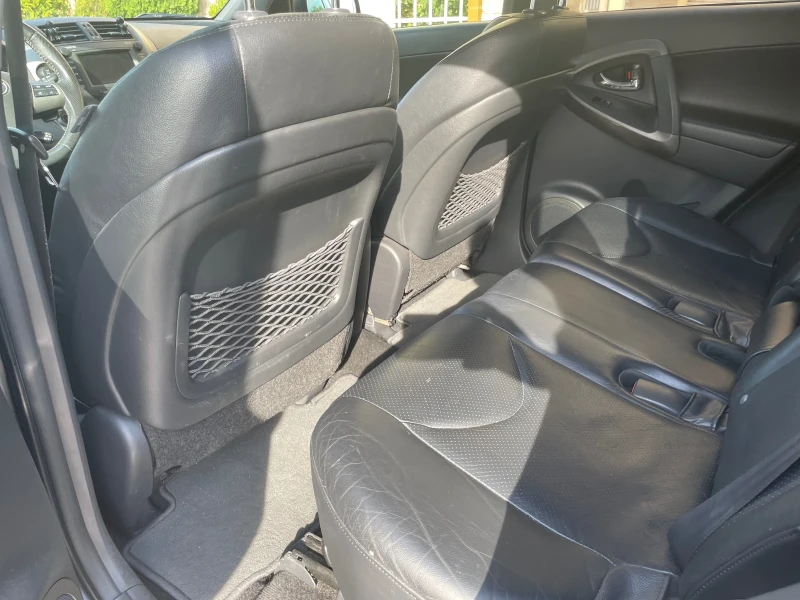 Toyota Rav4 2.2 D-CAT, снимка 9 - Автомобили и джипове - 51684631