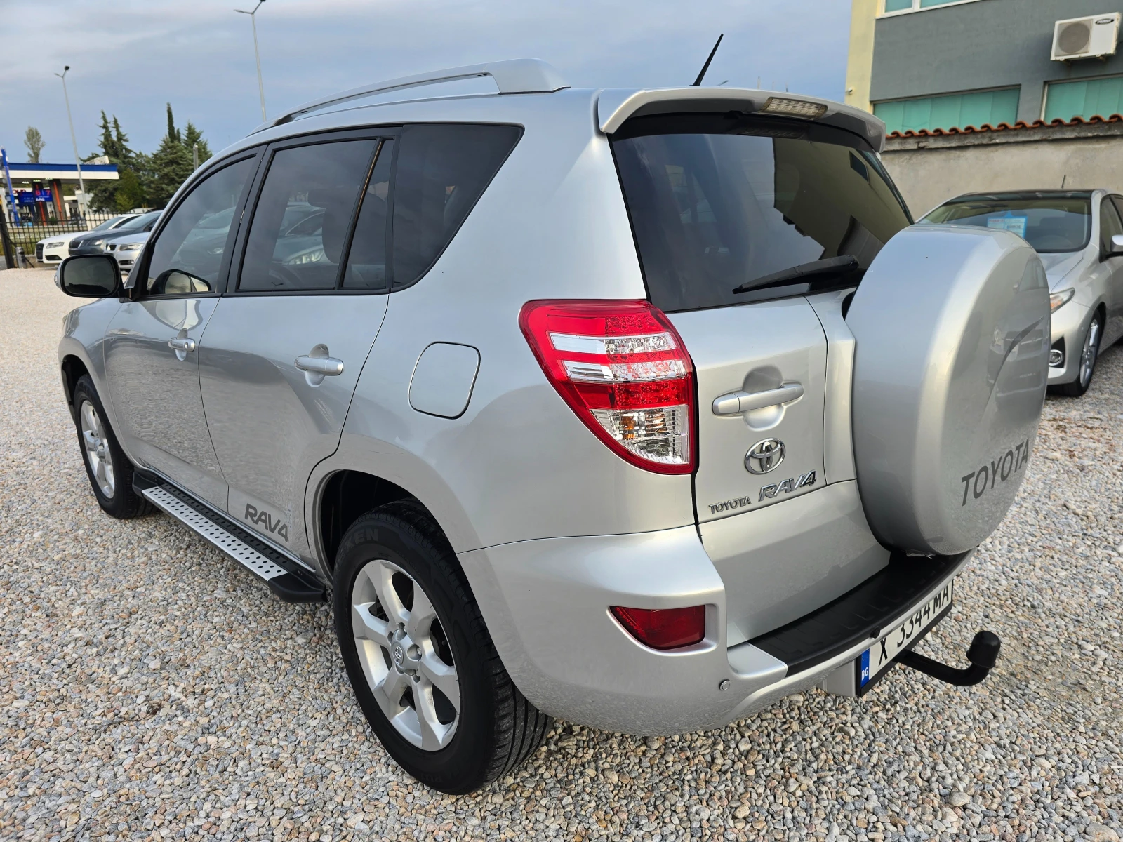 Toyota Rav4 2.2D4D 4X4 EXECUTIVE - изображение 2