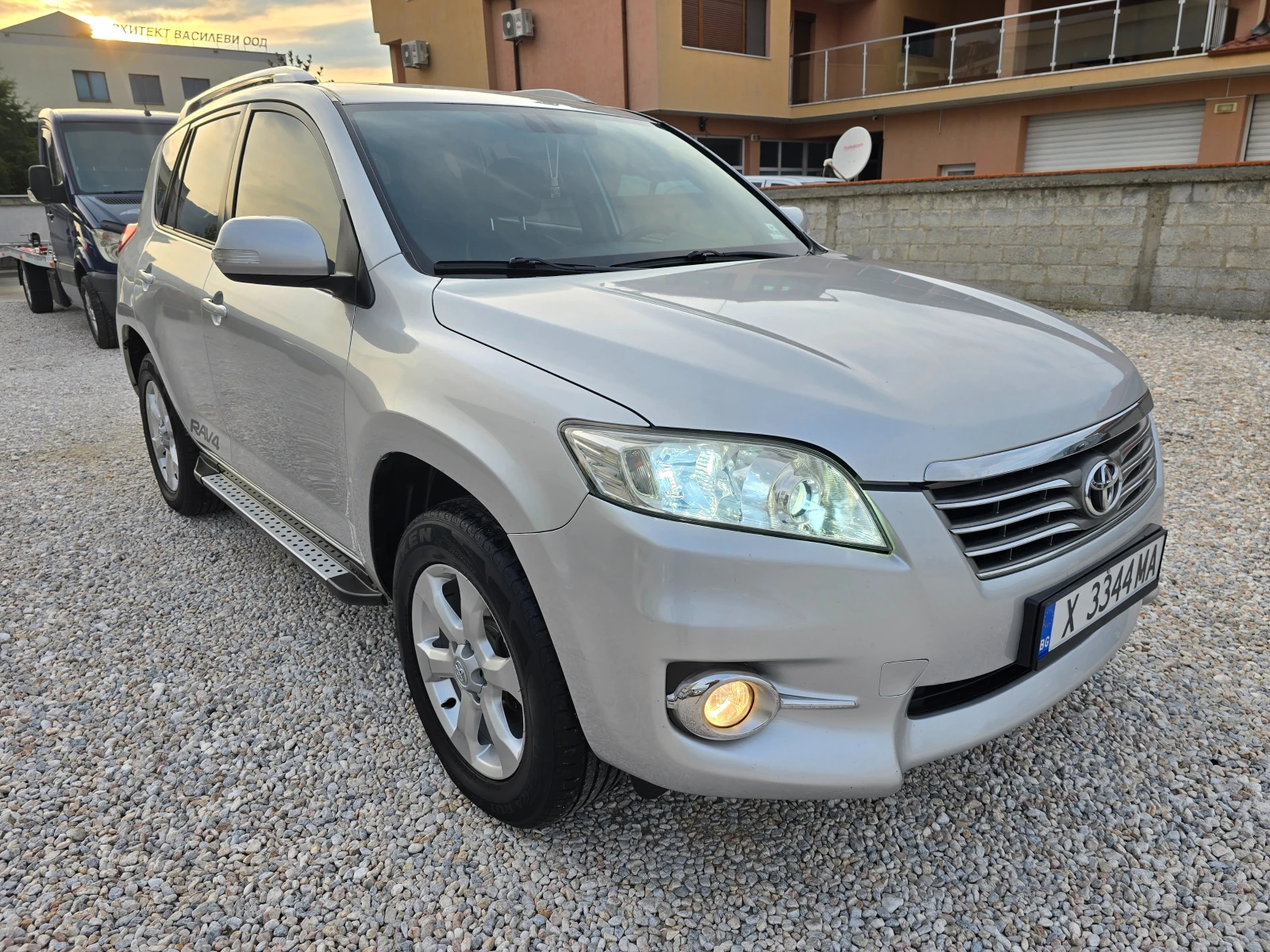 Toyota Rav4 2.2D4D 4X4 EXECUTIVE - изображение 5
