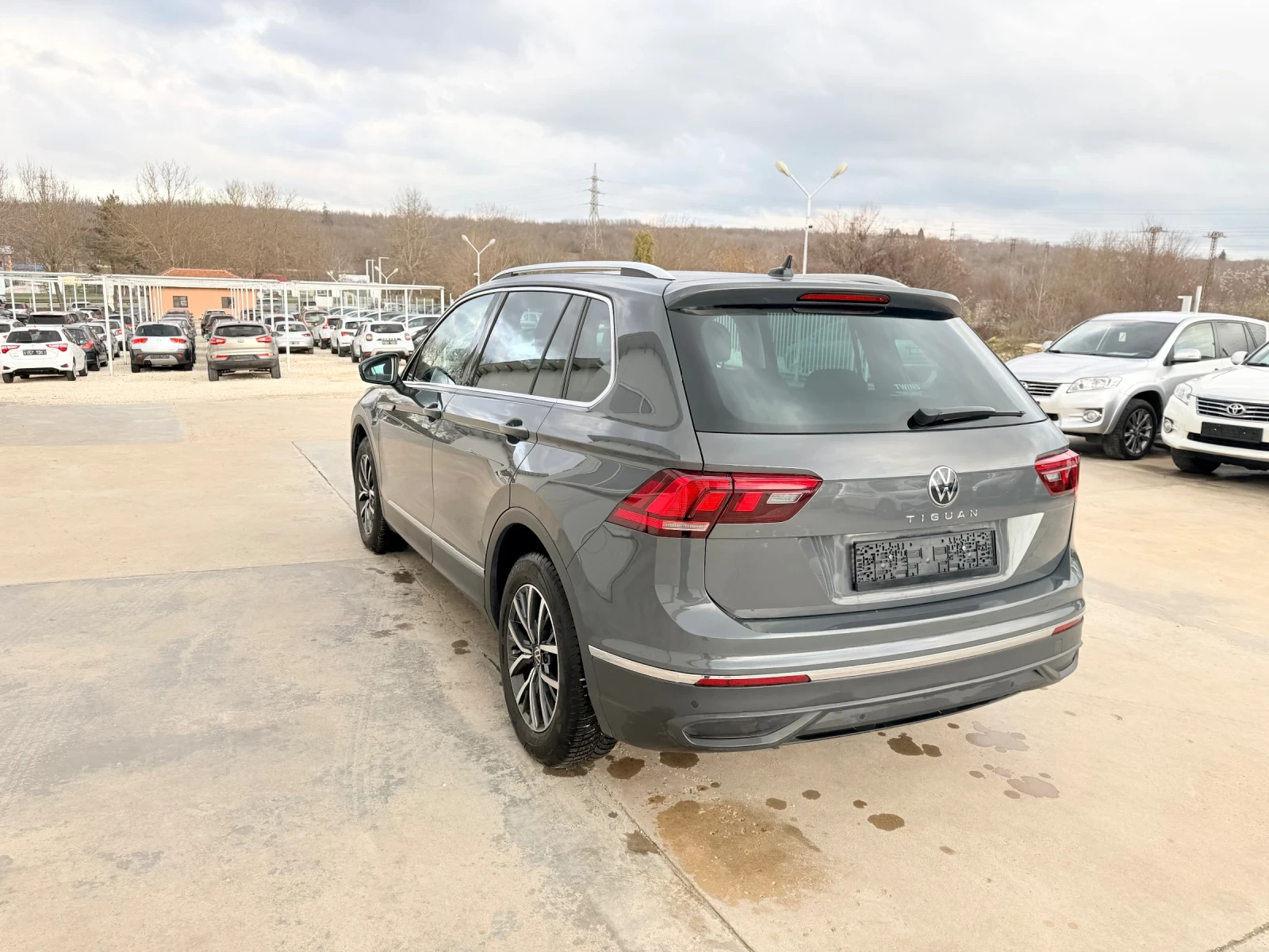 VW Tiguan 2.0tdi 150k.c 98 000km* DSG* Navi* Led* Nova*  - изображение 5