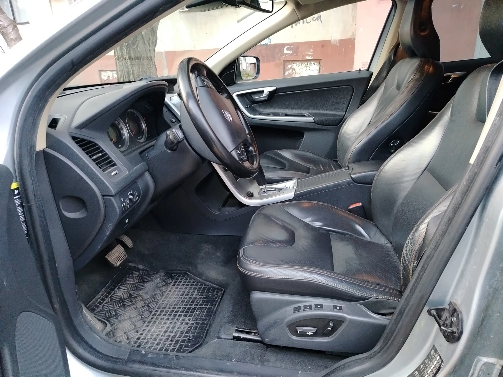 Volvo XC60, снимка 10 - Автомобили и джипове - 53872432