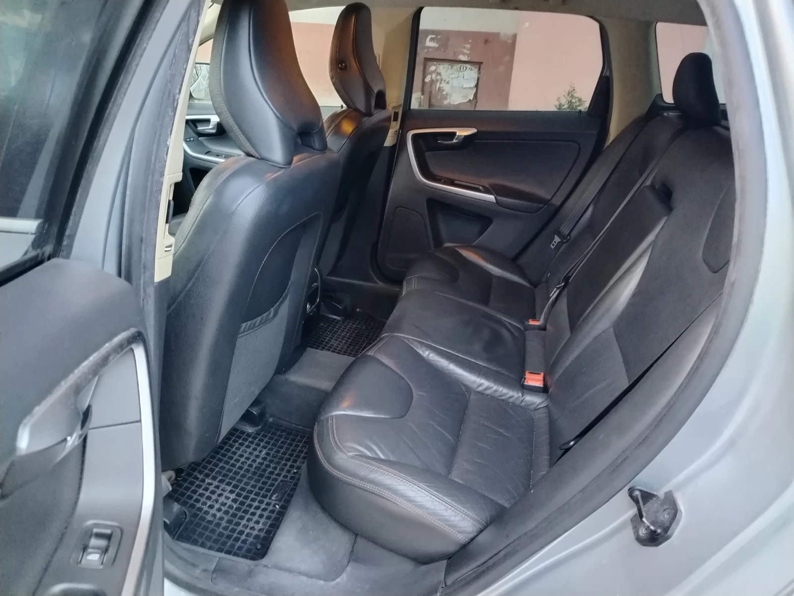 Volvo XC60, снимка 8 - Автомобили и джипове - 53872432