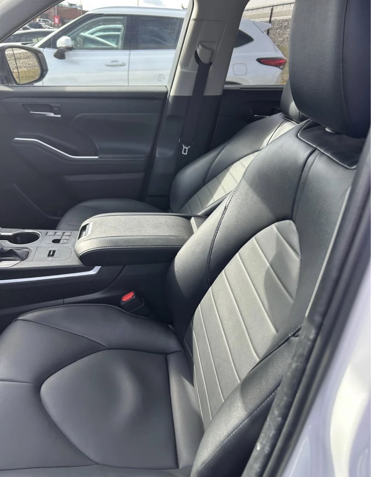 Toyota Highlander Hybrid XLE * AWD * БЕЗ ИНЦИДЕНТИ * CARFAX * , снимка 7 - Автомобили и джипове - 54149078