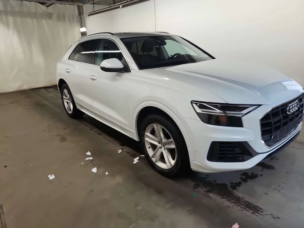 Audi Q8 * PROGRESSIV * ПАНО * ОБДУХВАНЕ * KEYLESS * 360, снимка 2 - Автомобили и джипове - 54231582
