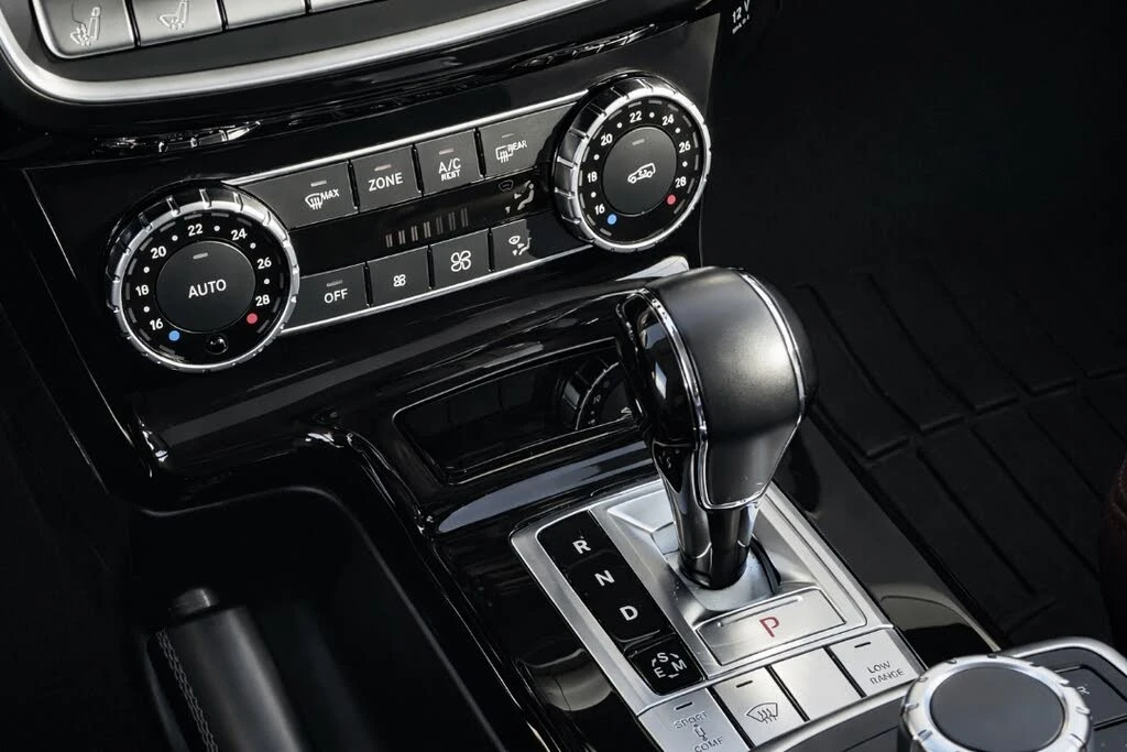 Mercedes-Benz G 500 550* 4MATIC* HARMAN/KARDON* DISTRONIC* ОБДУХВАНЕ, снимка 12 - Автомобили и джипове - 55057998