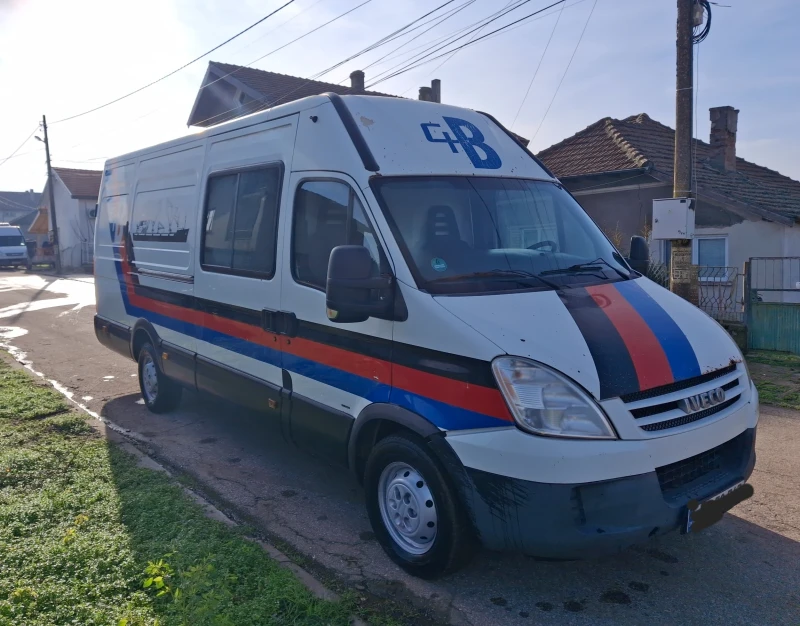 Iveco Daily 2.3 136к.с климатик, снимка 2 - Бусове и автобуси - 52962176