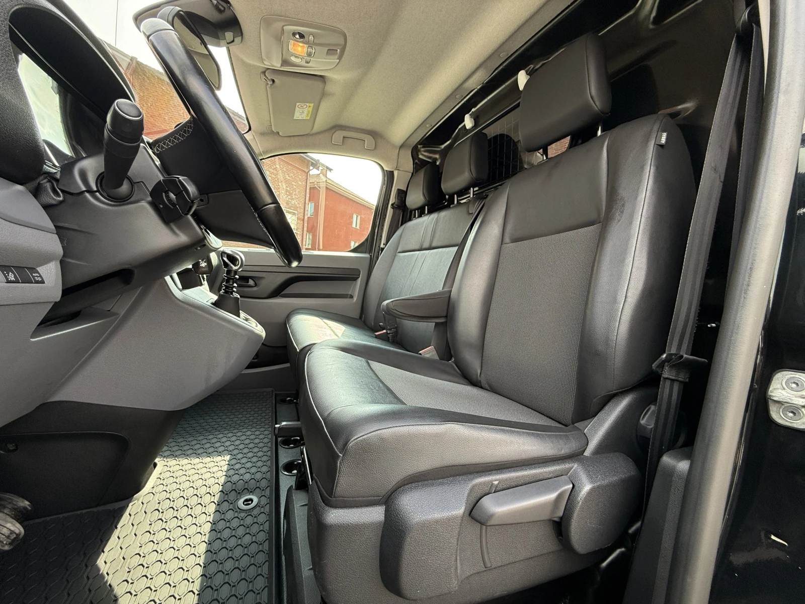 Peugeot Expert 2.0HDI-КЛИМАТИК-ШВЕЙЦАРИЯ, снимка 11 - Бусове и автобуси - 55151658