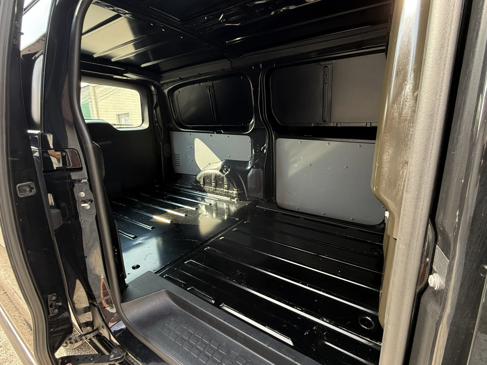 Peugeot Expert 2.0HDI-КЛИМАТИК-ШВЕЙЦАРИЯ, снимка 13 - Бусове и автобуси - 55151658