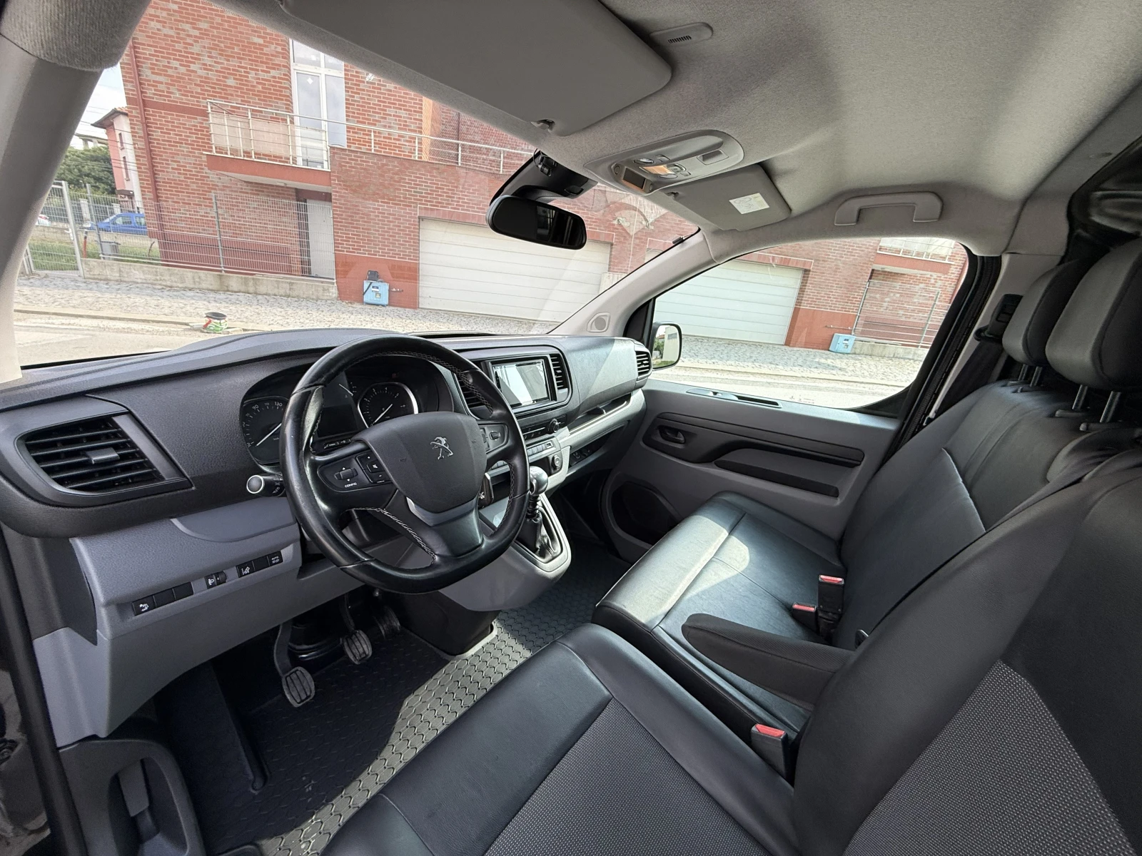 Peugeot Expert 2.0HDI-КЛИМАТИК-ШВЕЙЦАРИЯ, снимка 9 - Бусове и автобуси - 55151658
