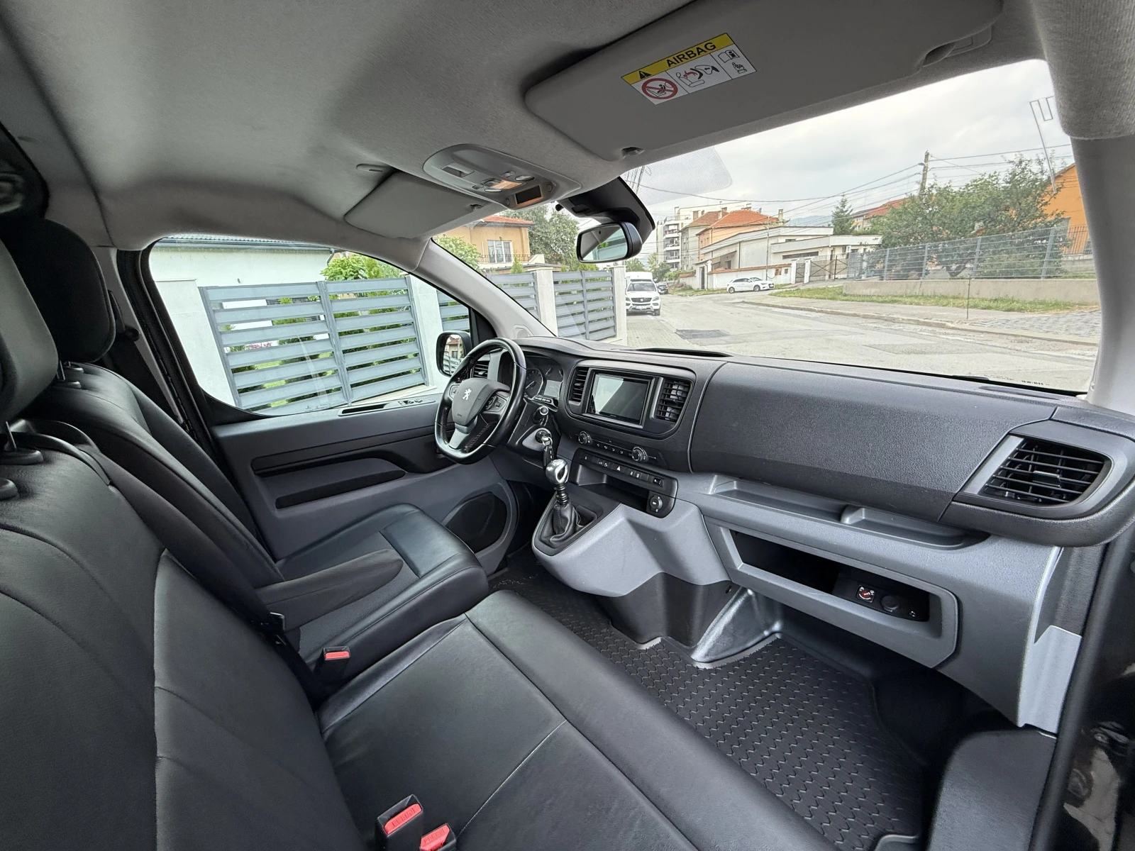Peugeot Expert 2.0HDI-КЛИМАТИК-ШВЕЙЦАРИЯ, снимка 10 - Бусове и автобуси - 55151658