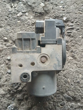 0273004571 ABS помпа Toyota Corolla 2004г, снимка 3