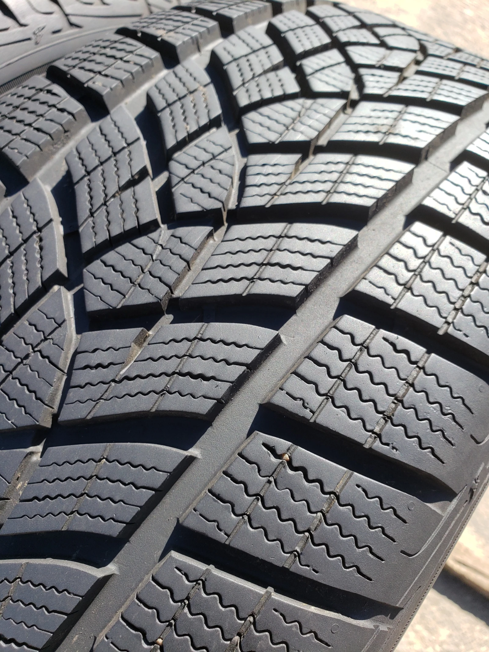 ���� 235/55R18 | Mobile.bg � ����������� 2