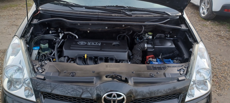 Toyota Corolla verso 1.8 Бензин 129кс., снимка 13 - Автомобили и джипове - 43217506