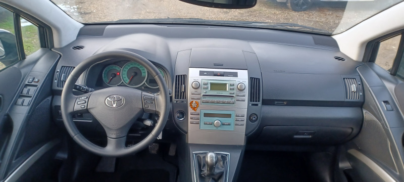 Toyota Corolla verso 1.8 Бензин 129кс., снимка 8 - Автомобили и джипове - 43217506
