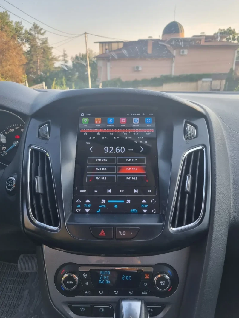 Ford Focus 140кс автомат Tesla screen          , снимка 6 - Автомобили и джипове - 47501597