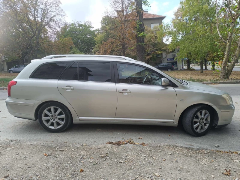 Toyota Avensis Газ/Бензин, снимка 9 - Автомобили и джипове - 47316400