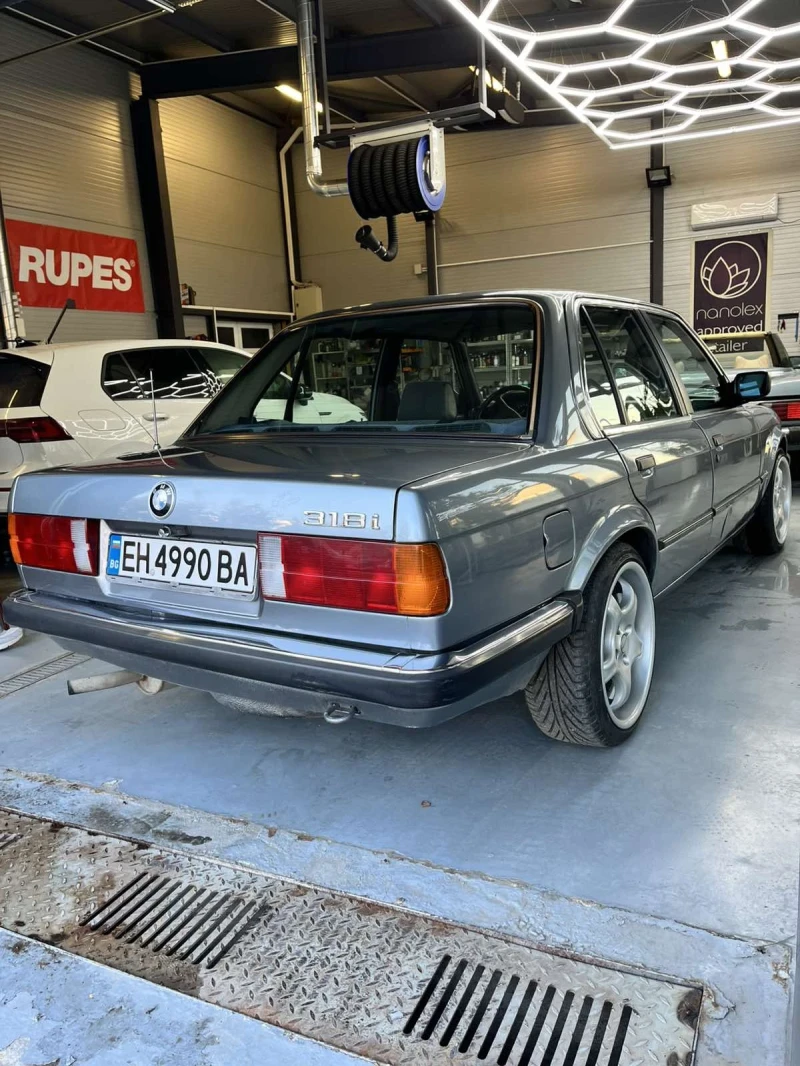 BMW 318, снимка 5 - Автомобили и джипове - 49379915