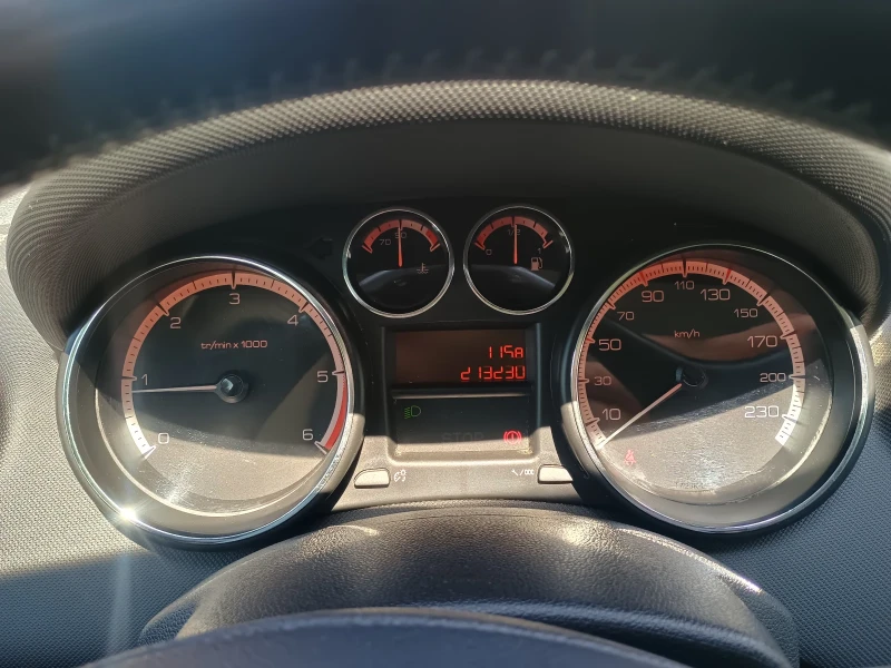 Peugeot 308 SW 6+ 1 договаряне!!!, снимка 10 - Автомобили и джипове - 52323911