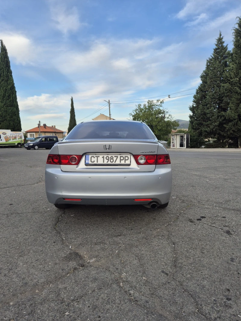 Honda Accord 2.0, снимка 2 - Автомобили и джипове - 51630745