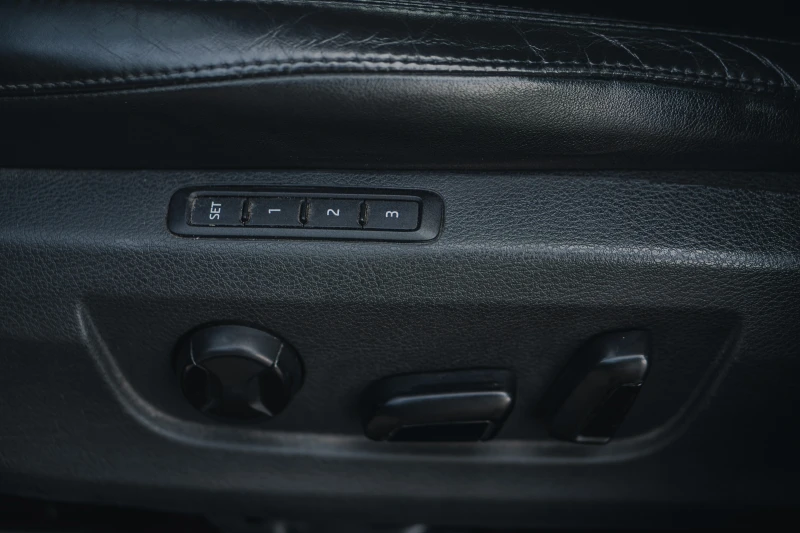 Skoda Superb 2.0 TDI DISTRONIC, снимка 12 - Автомобили и джипове - 52381916