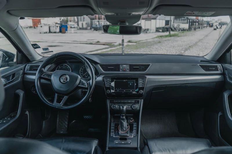 Skoda Superb 2.0 TDI DISTRONIC, снимка 9 - Автомобили и джипове - 52381916