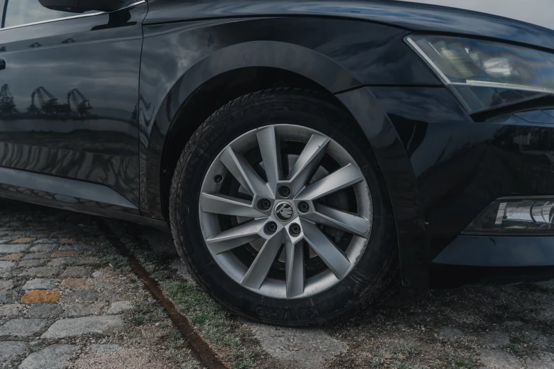 Skoda Superb 2.0 TDI DISTRONIC, снимка 6 - Автомобили и джипове - 52381916