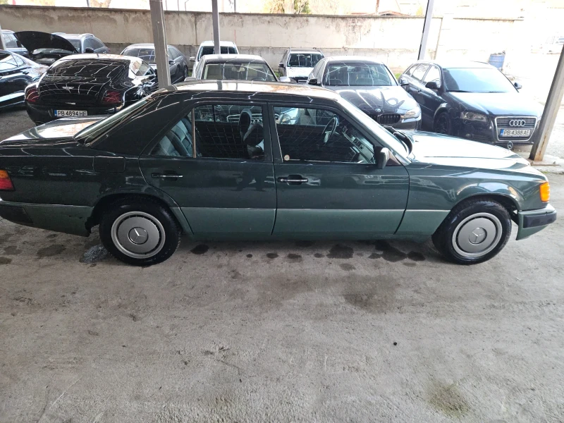 Mercedes-Benz 124 2.3, снимка 9 - Автомобили и джипове - 52878082