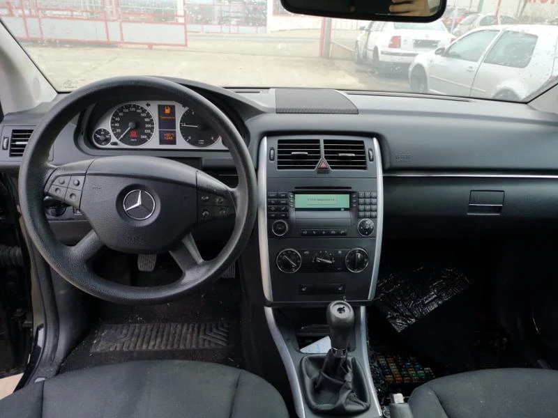 Mercedes-Benz B 180 2.0 CDI, снимка 10 - Автомобили и джипове - 41988971